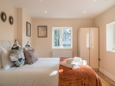 Capital Whispers Apartment in London Borough of Ealing