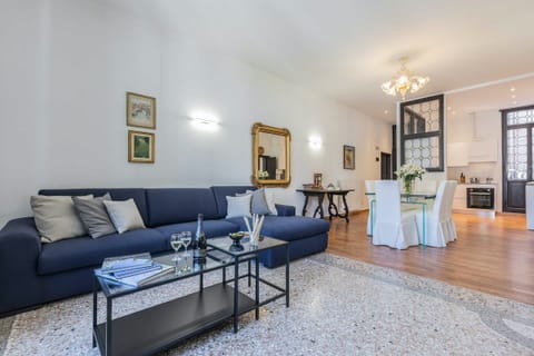 Butterfly Dance Apartment in San Marco