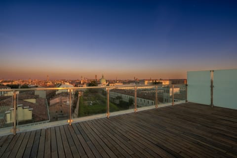 Electric Youth Apartment in Venice