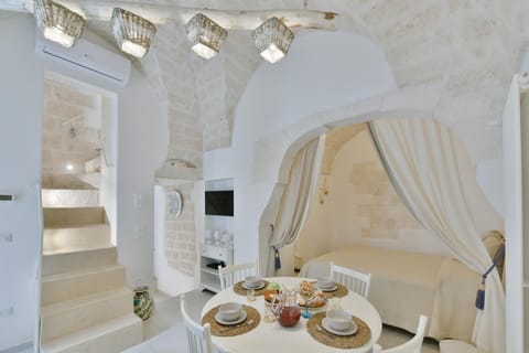 Stone Rainbow Apartment in Ostuni