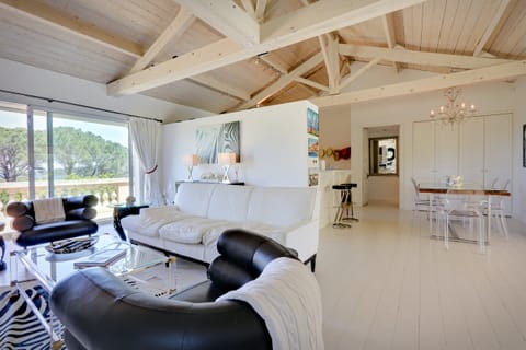 Cypress Breeze Apartment in Saint-Tropez