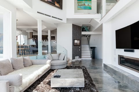 The Hollywood Dreamer Apartment in Beverly Hills