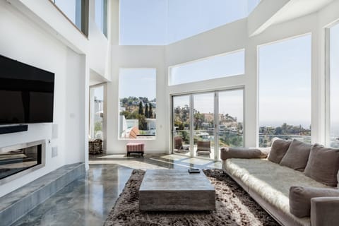 The Hollywood Dreamer Apartment in Beverly Hills