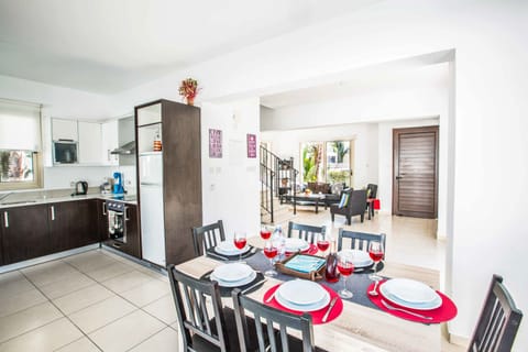 Cyprus Avenue Condo in Paralimni