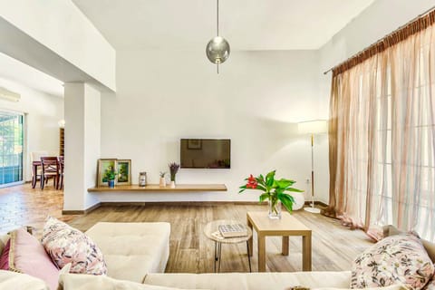 Sunny Embrace Apartment in Zakynthos, Greece