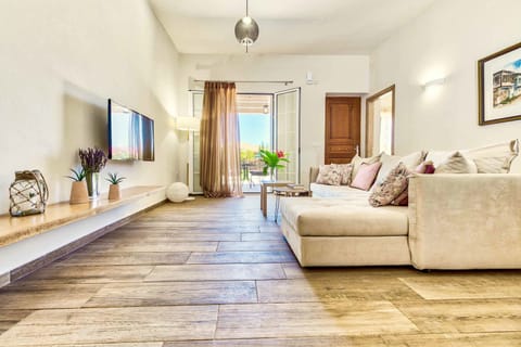 Sunny Embrace Apartment in Zakynthos, Greece