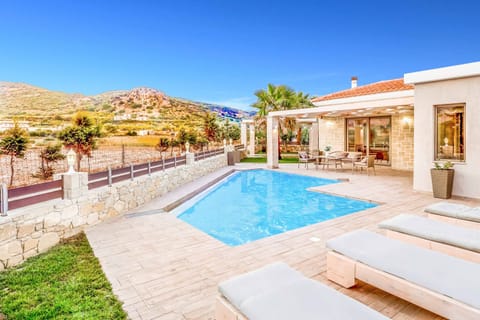 Dancing Moon Apartment in Crete