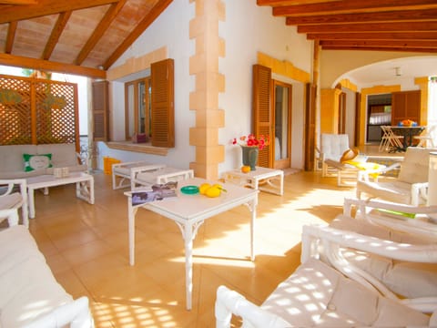 The Beautiful Land Apartment in Raiguer