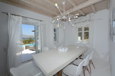 Turquoise & White Condo in Agios Ioannis Diakoftis