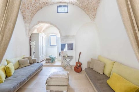 Stunning Seaside Apartment in Ostuni