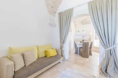 Stunning Seaside Apartment in Ostuni