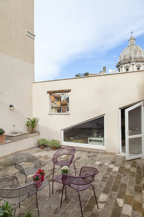 Forza Vita Apartment in Rome