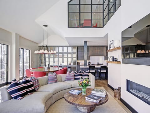 Iconic 5 Bedroom Penthouse at the Ritz-Carlton Save 20% on 7+ Nights! Apartment in Vail