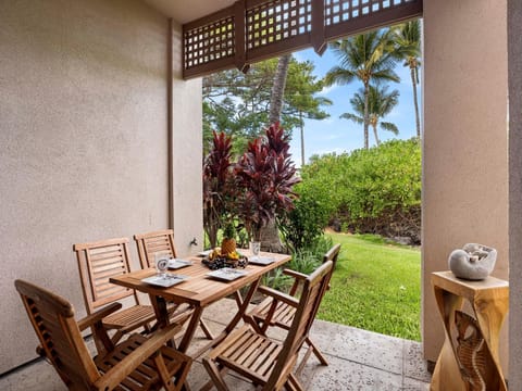 Enjoy your family meals on your private lanai.