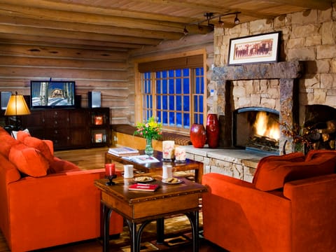 Secluded On-Mountain Trappers Cabin with Private Hot Tub Cabin in Beaver Creek