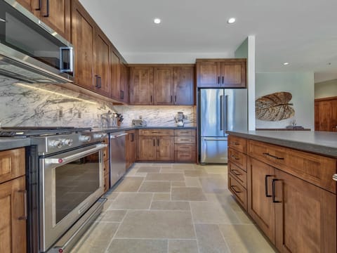 Luxury 4Br Residence steps from Heavenly Village & Gondola Apartment in Stateline