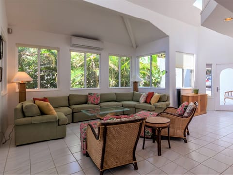 Ali'i Point #5 Oceanfront House in Holualoa