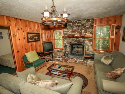 Mountain Air Standard-Hütte in Big Bear