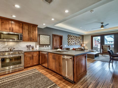 Luxury 2Br Residence steps from Heavenly Village & Gondola Apartment in Stateline