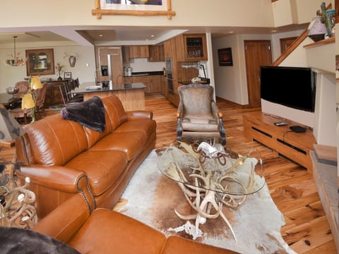 Luxury Ski-in 3 Br Penthouse Inside Pines Lodge, Sleeps 8! Apartment in Beaver Creek