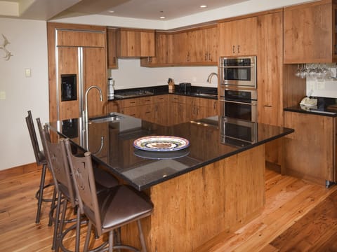 Luxury Ski-in 3 Br Penthouse Inside Pines Lodge, Sleeps 8! Apartment in Beaver Creek