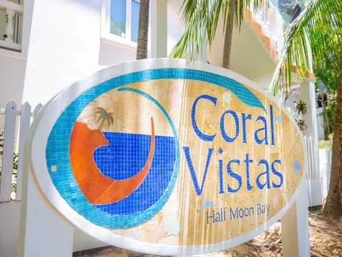 Welcome to Coral Vista homes