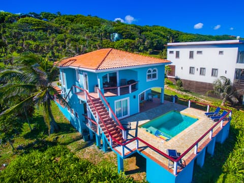 Stunning Coral View Home with Oceanfront Pool House in West Bay