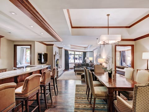 Luxury 2Br+Den Ritz-Carlton Residence- Quiet location with walkout patio Condo in Vail