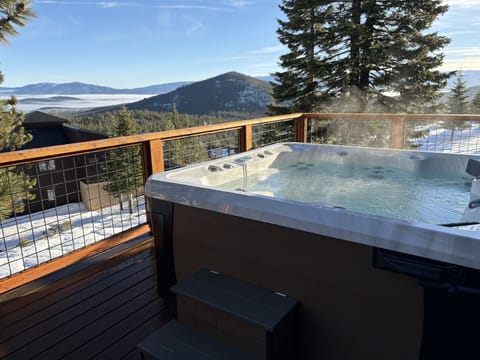 Experience breathtaking views of the Sierra Nevada peaks like never before, all while soaking in your hot tub on the deck. It doesn’t get more spectacular than this!