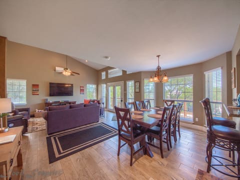 Lots of windows allowing natural light to fill the space!