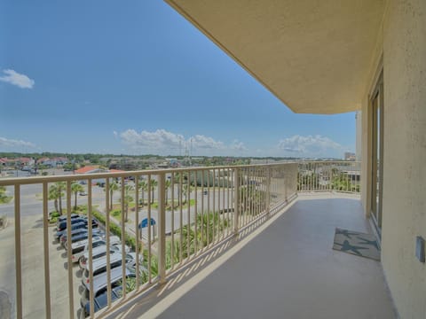 Cozy Condominium with Astonishing View from Spacious Balcony - Unit 0401 Condo in Upper Grand Lagoon