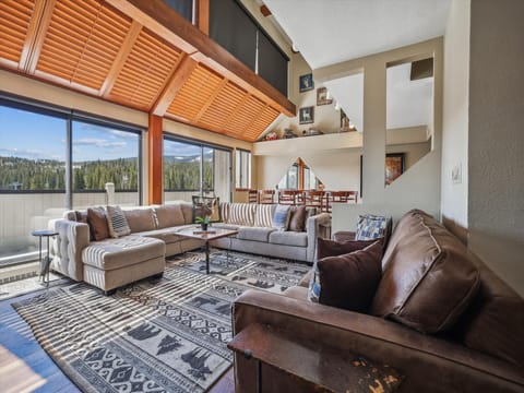 Living Room - Beaver Run Black Diamond Penthouse - Breckenridge Vacation Rental