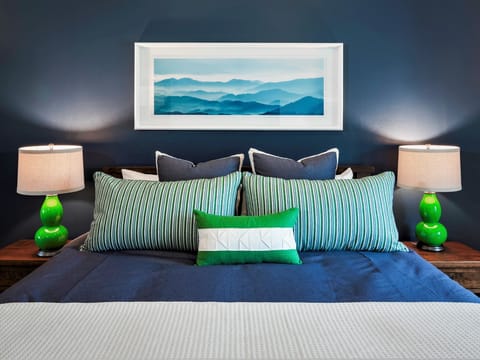 Luxury Two Bedroom Residence Steps From Heavenly Village Apartment in Stateline