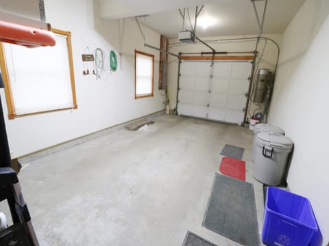 Garage - Parking/Storage