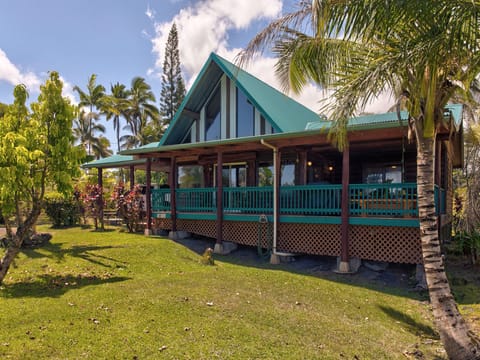 Welcome to Hale Anuenue Nuku - The Rainbow's End