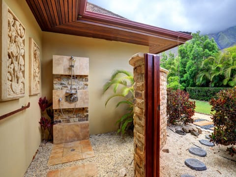 Fully Enclosed Outdoor Shower