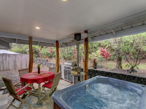 Hot Tub on the Covered Lanai