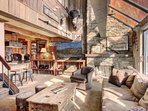 Living Area - Beaver Run Peak 9 Penthouse - Breckenridge Vacation Rental