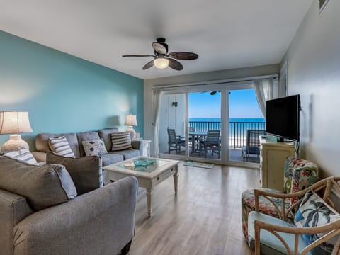 Living Room/Oceanview