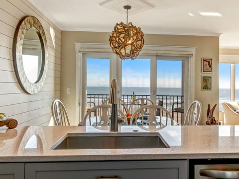 Kitchen/Ocean View