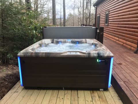 7 Person Hot Tub