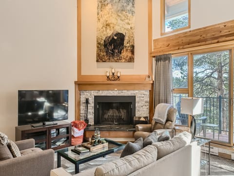 2084 The Pines - a SkyRun Keystone Property -