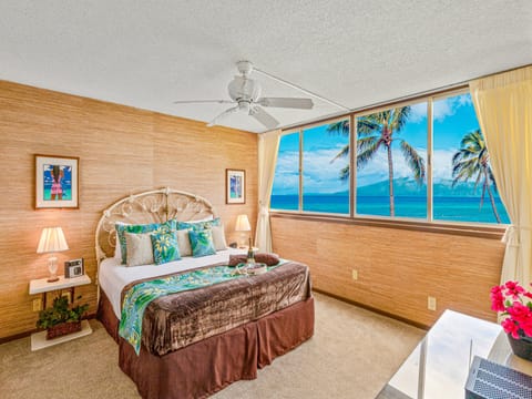 Comfy king bed with ocean view