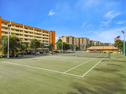 Surf Dweller Tennis Courts