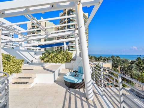Penthouse Mar Azul South Beach on Ocean Drive Miami Beach - a SkyRun Miami Property -