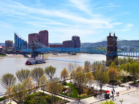 A 15-minute drive from the house, get gorgeous views of the Ohio River along the Smale Riverfront Park. Great place for a picnic, working out, or just taking in the surroundings!