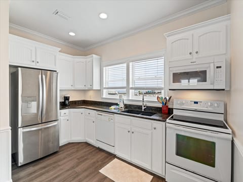 Shamrock Shores Upper Kitchen