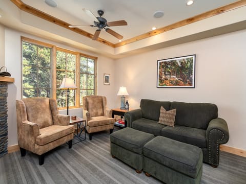 Modern Condo Over looking grove of trees & Meadow