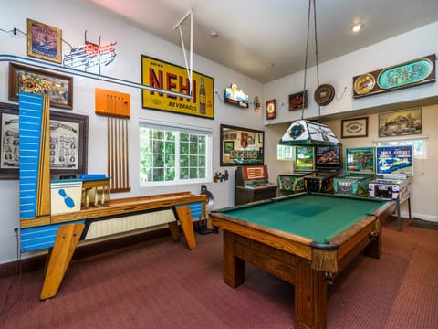 Game room in garage. Pine Mountain Lake Vacation Rental "Creme de la Creme #1" - Unit 1 Lot 100.