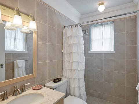 The second en-suite bathroom with a shower